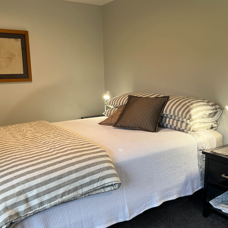 Queen size bed with pure cotton or linen bedding